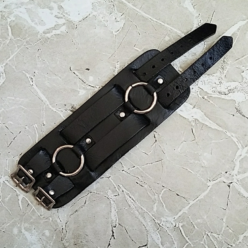 Leather wrist cuff